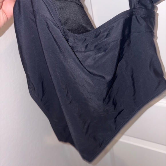 Cupshe One Piece Cut Out Tummy Control Crisscross and Clasp Back Size Medium - Picture 5 of 7